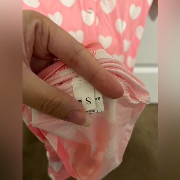 Pink Hearts Onesie โก - Picture 4 of 7